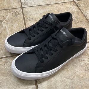Men’s 9.5 Eddie Bauer Sneakers. Black leather with white outsole.
